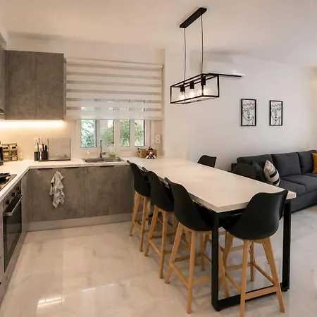 Charma Cozy Nest Apartment